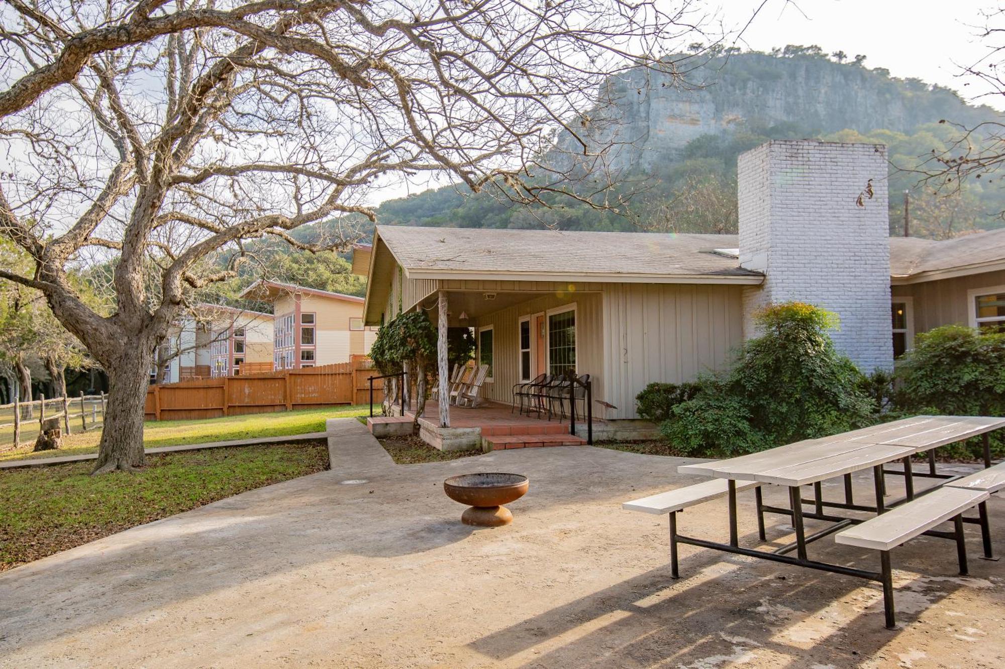 Seven Bluff Cabins Concan Exterior photo